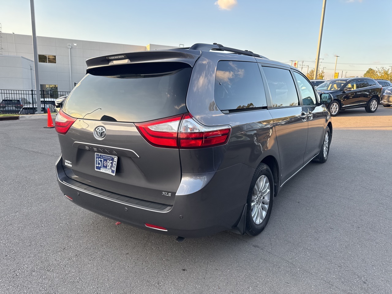 2016 Toyota Sienna L photo 3