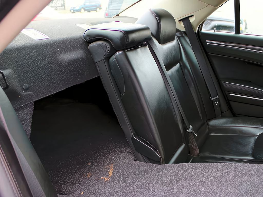 2022 Chrysler 300 Touring L photo 17