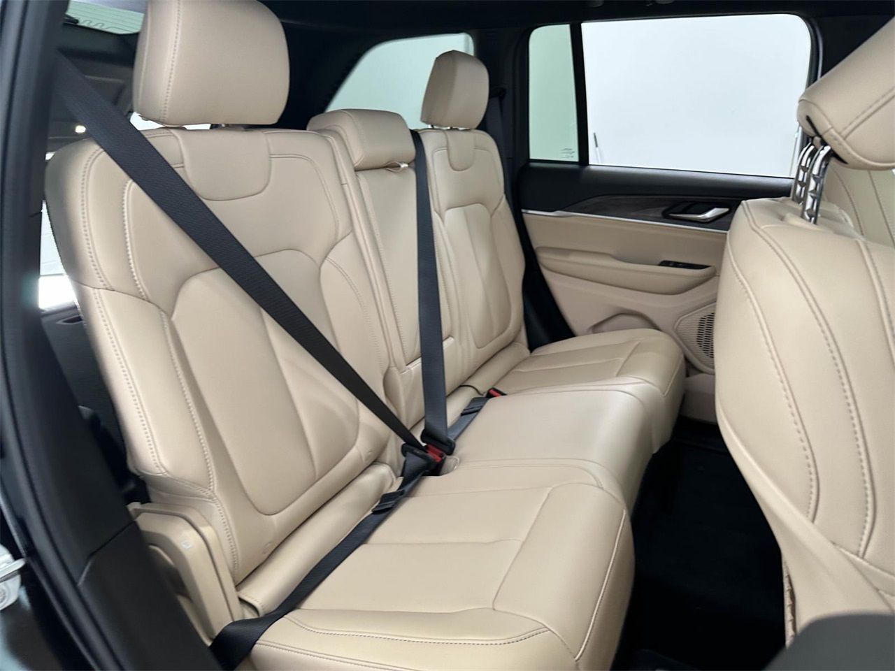 2025 Jeep Grand Cherokee Limited photo 23