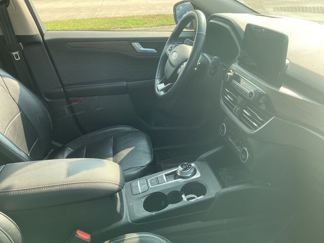2020 Ford Escape Titanium photo 20