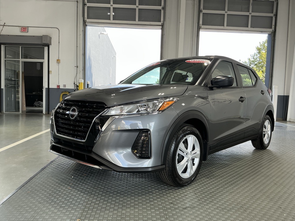 2024 Nissan Kicks S photo 2