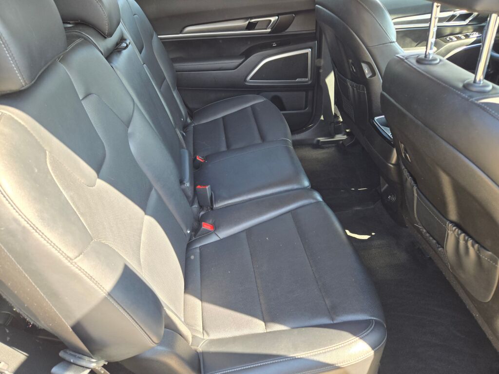 2022 Kia Telluride LX photo 7