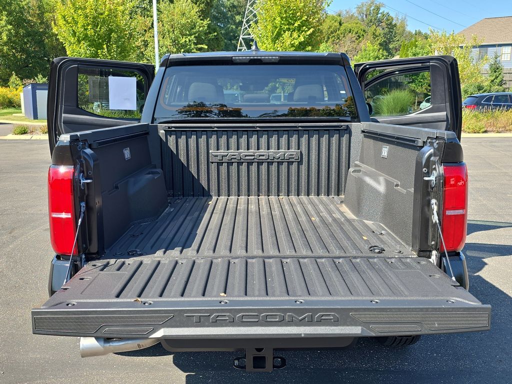 2025 Toyota Tacoma SR5 photo 12
