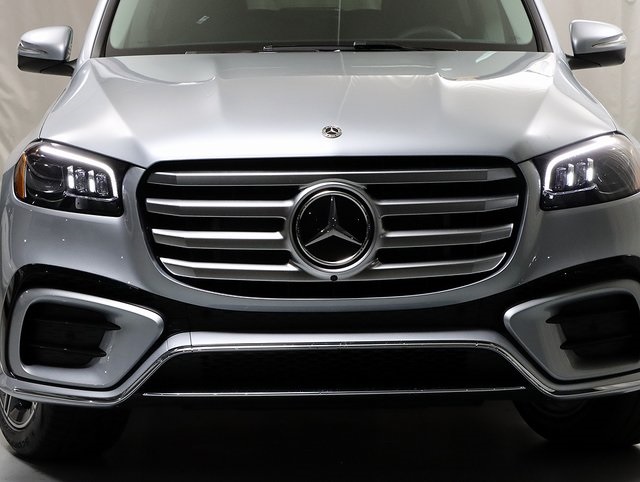 2026 Mercedes Benz GLS 450 4MATIC photo 6