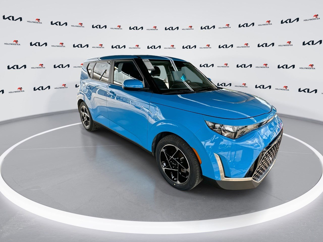 2023 Kia Soul EX photo 2
