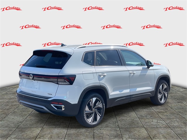 2025 Volkswagen Taos SE photo 2
