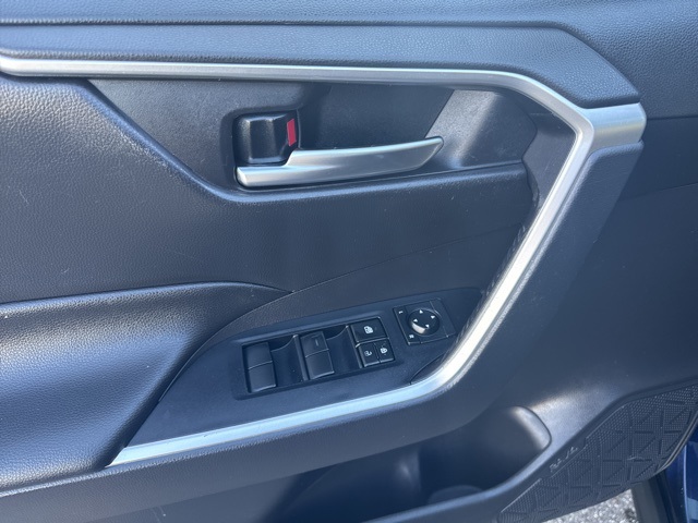 2019 Toyota RAV4 XLE photo 21
