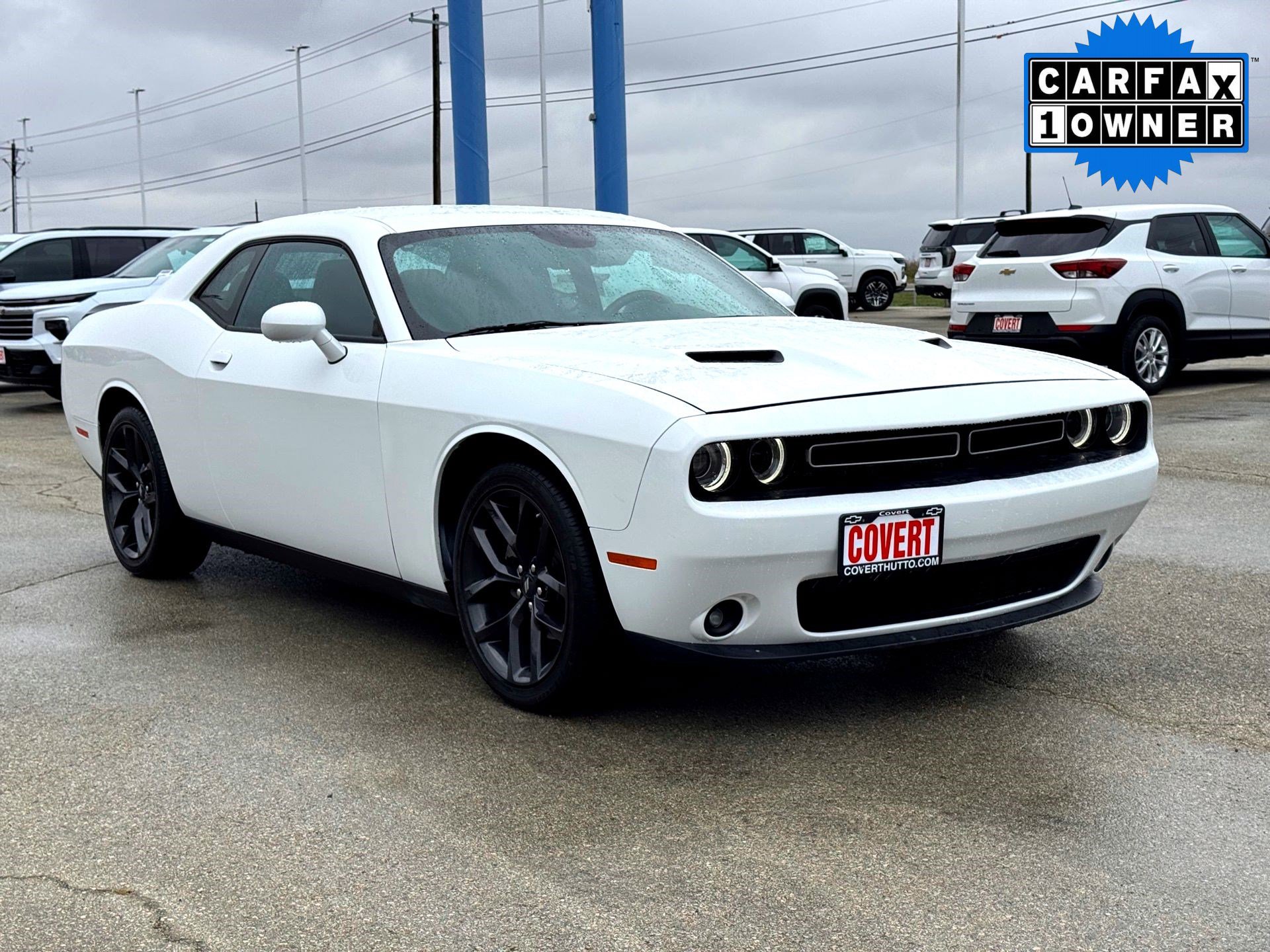 2022 Dodge Challenger SXT photo 3