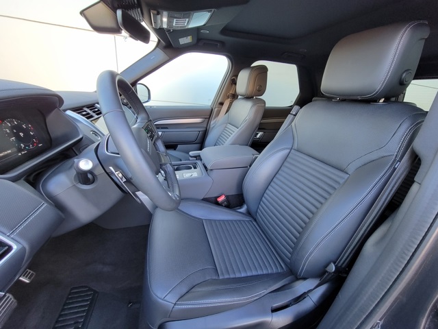 2024 Land Rover Discovery SE photo 17