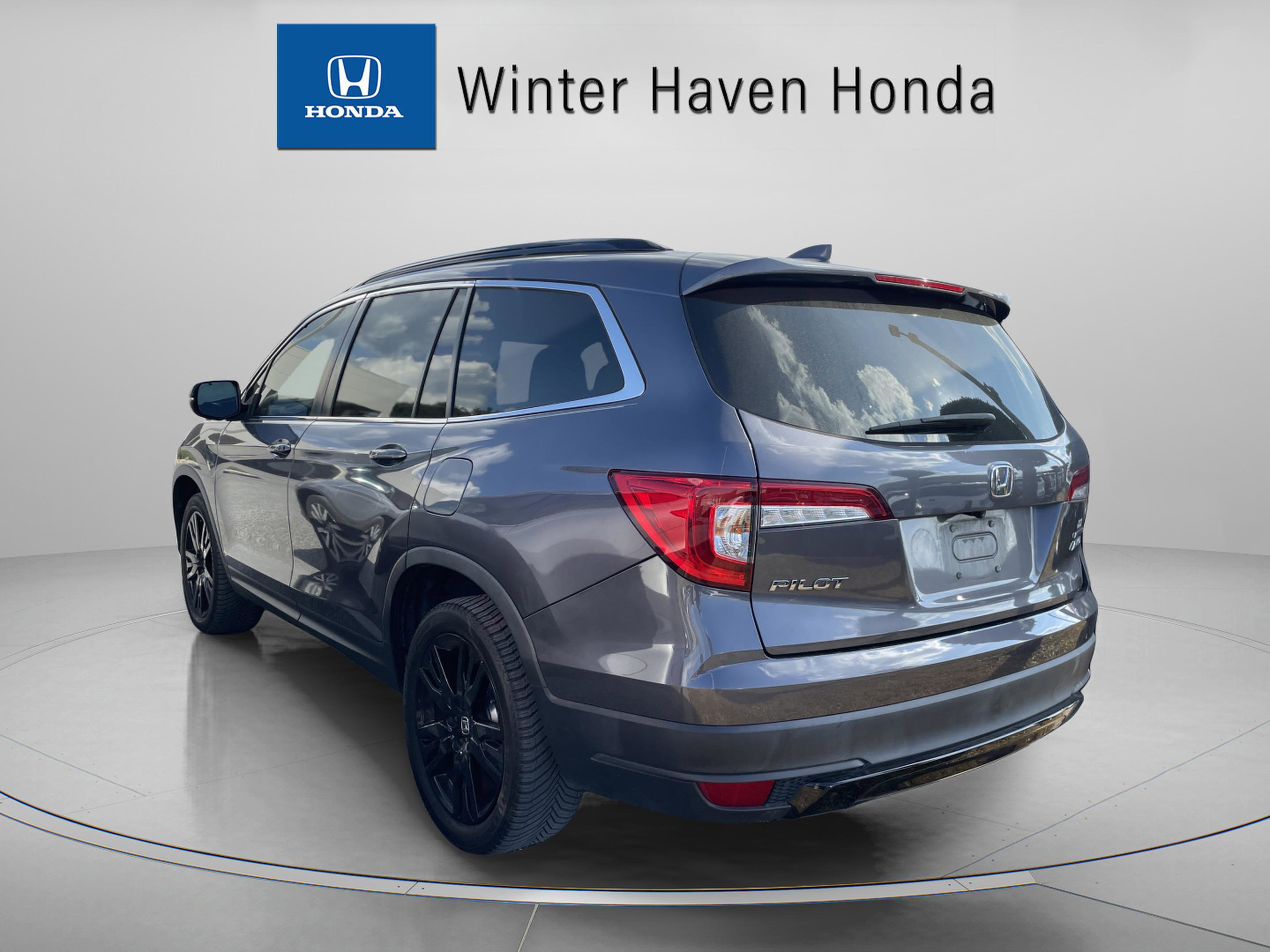 2021 Honda Pilot Special Edition photo 2