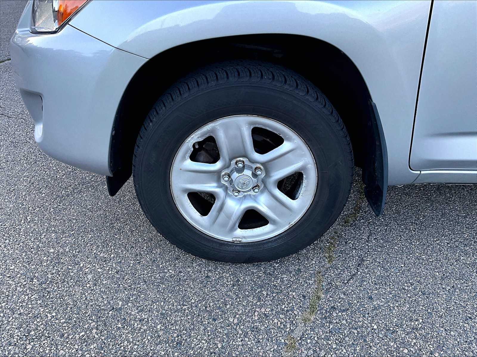 2011 Toyota RAV4 Sport photo 4