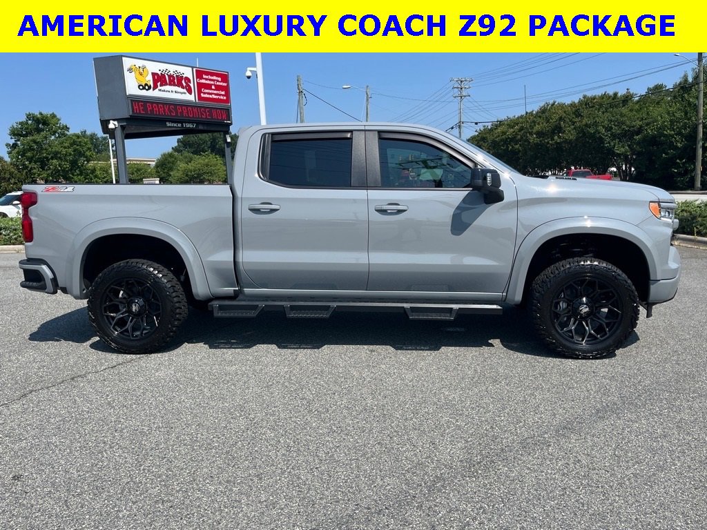 2025 Chevrolet Silverado 1500 RST photo 2