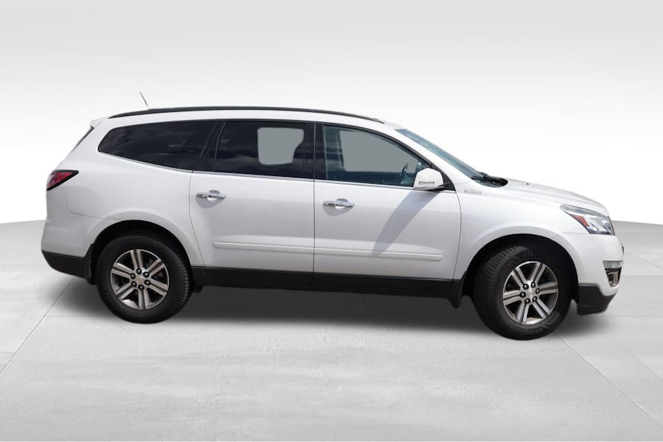 Used 2017 Chevrolet Traverse 2LT with VIN 1GNKVHKD5HJ217193 for sale in Lakeville, MN