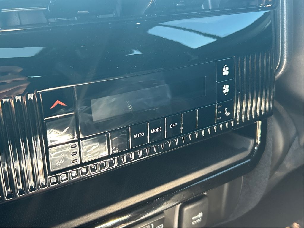 2025 Jeep Wagoneer Series III photo 34