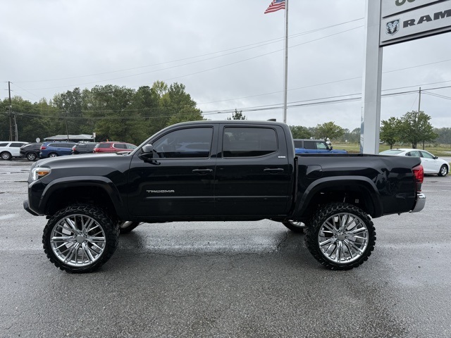 Used 2022 Toyota Tacoma SR5 with VIN 3TMAZ5CN5NM171684 for sale in Little Rock