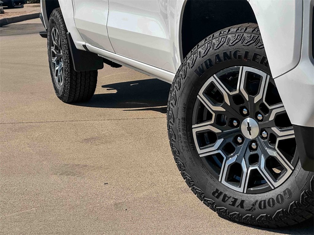 2026 Chevrolet Colorado Z71 photo 2