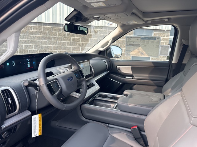 2025 Ford Expedition MAX photo 12