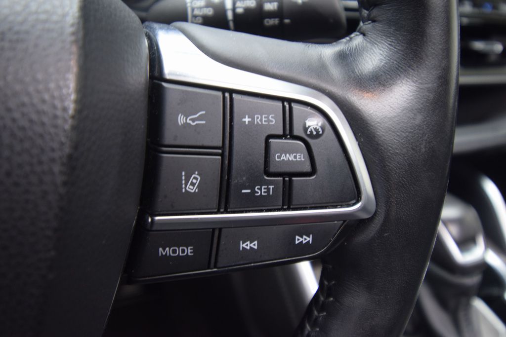 2021 Toyota Highlander Hybrid Platinum photo 28