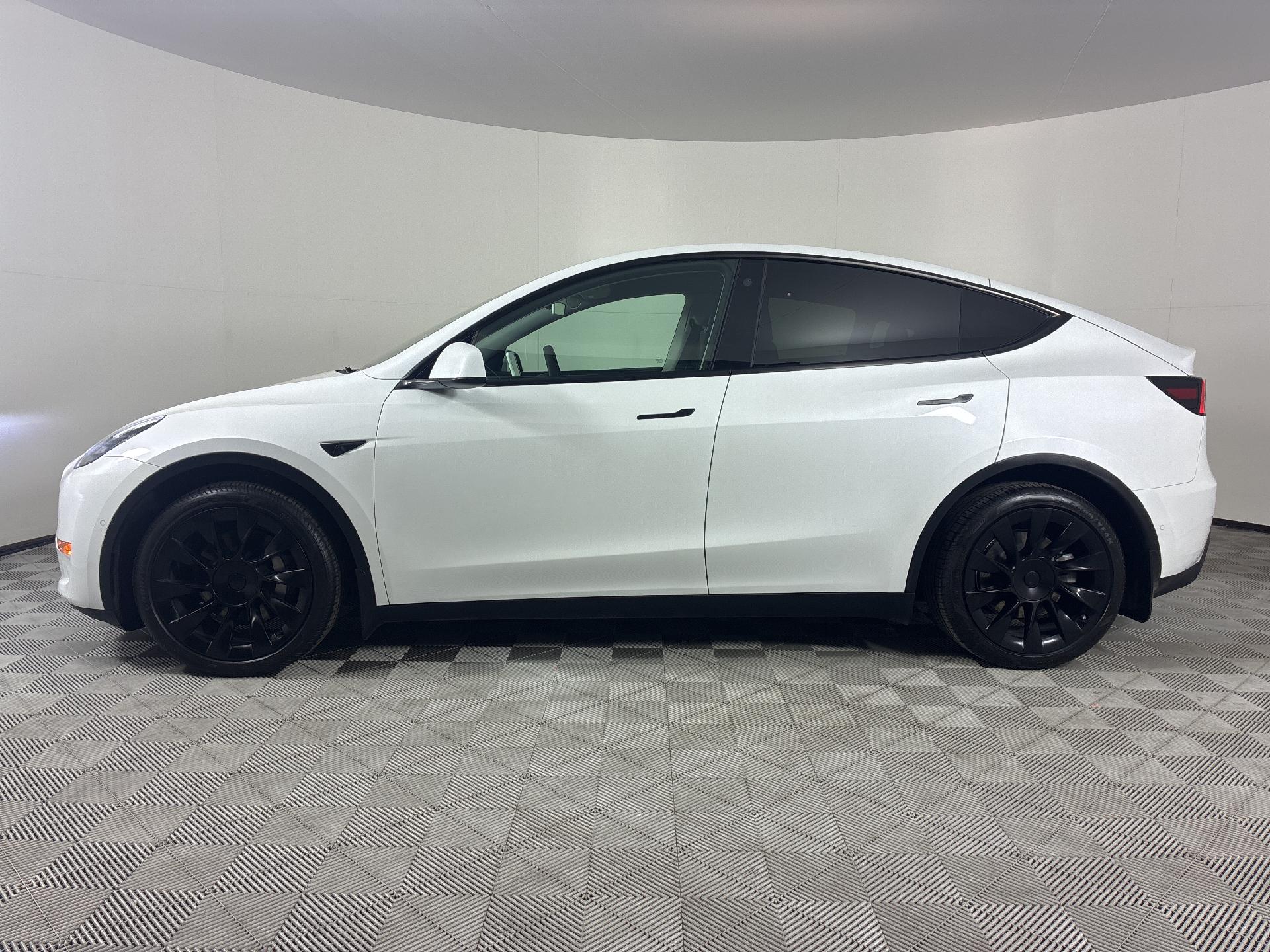 2021 Tesla Model Y Long Range photo 2
