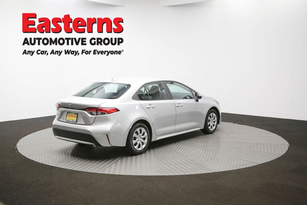 2021 Toyota Corolla LE photo 26