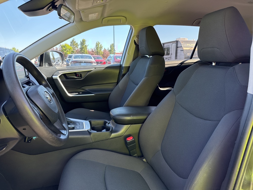2021 Toyota RAV4 Hybrid LE photo 7