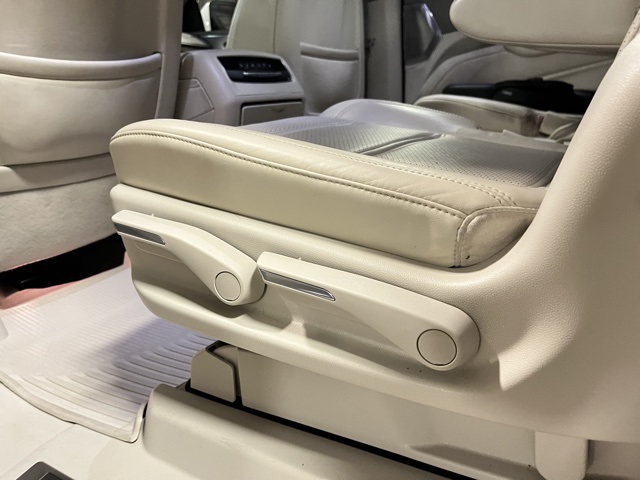 2022 Cadillac Escalade ESV Sport Platinum photo 13