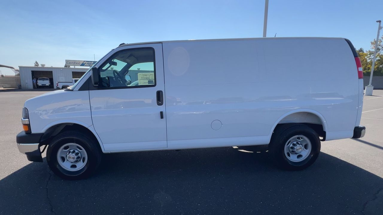 2025 Chevrolet Express Cargo 2500 photo 31