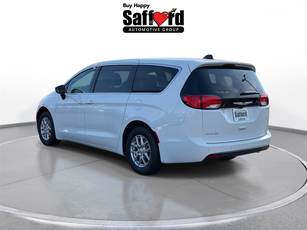2026 Chrysler Voyager LX photo 5