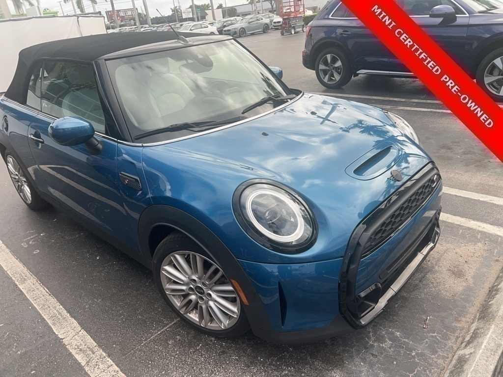 2023 MINI Convertible S's photo