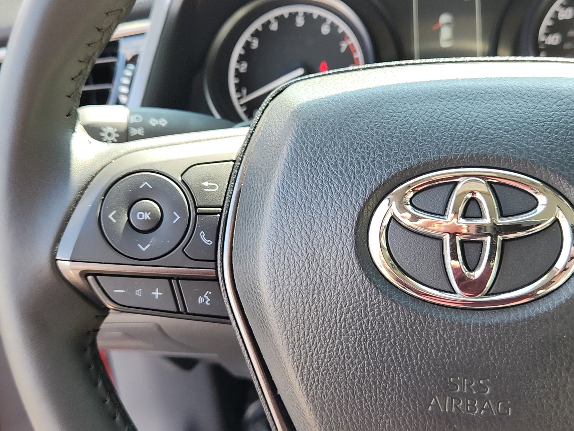 2024 Toyota Camry SE photo 18