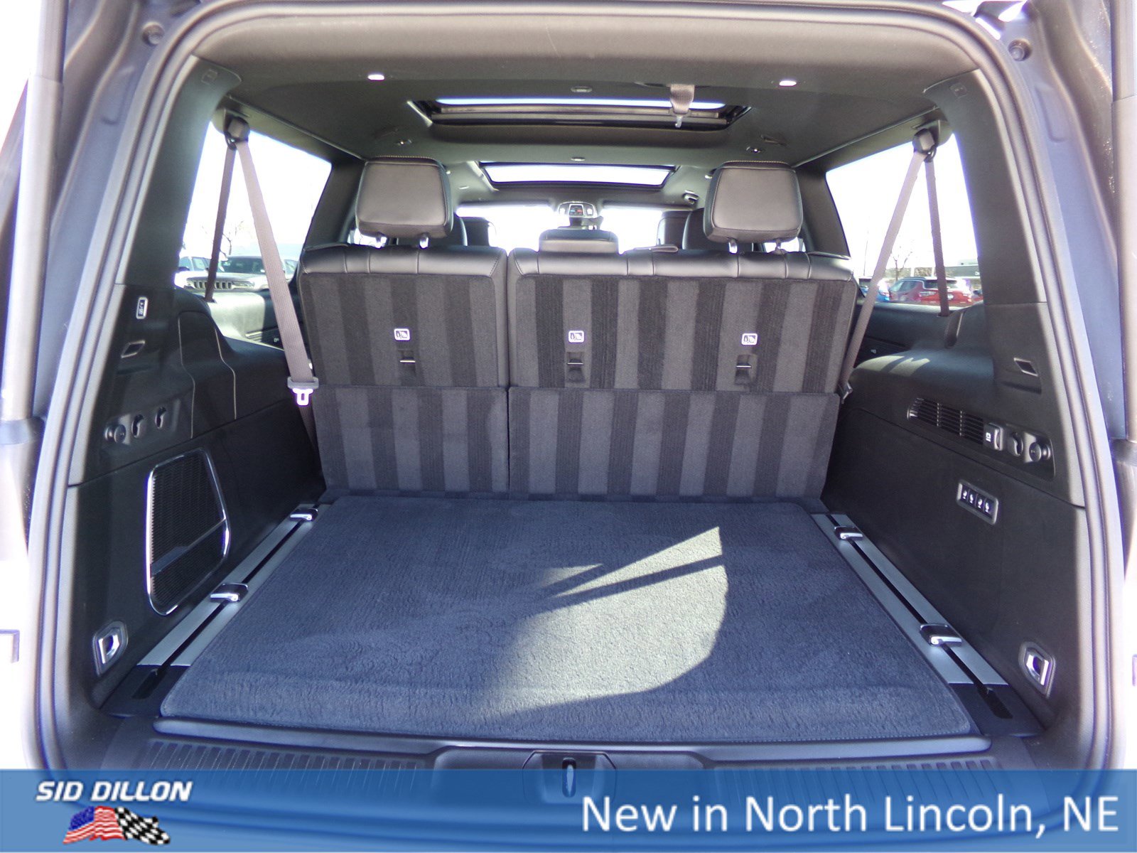 2025 Jeep Wagoneer L Series II Carbide photo 6