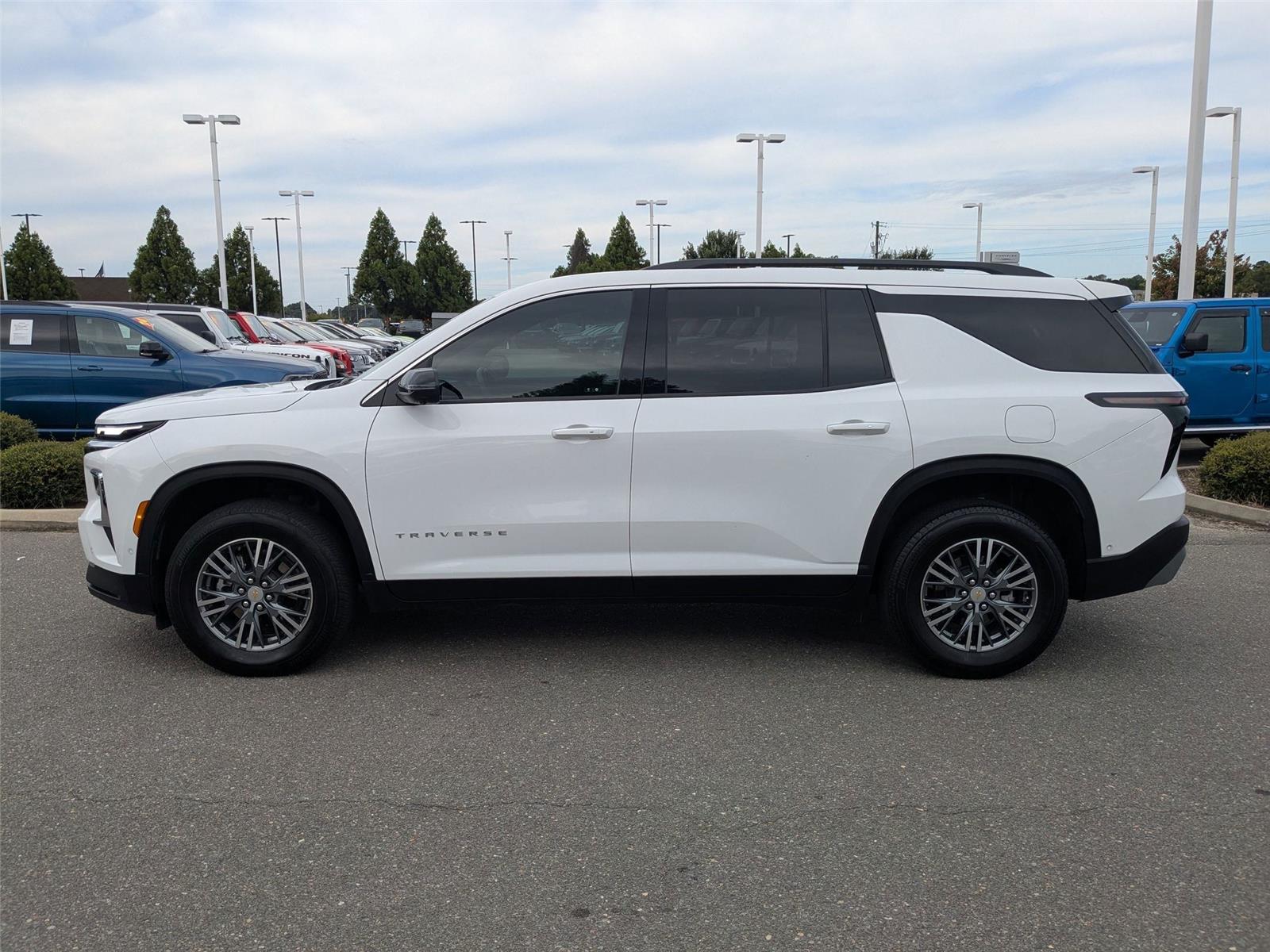 2024 Chevrolet Traverse 1LT photo 7
