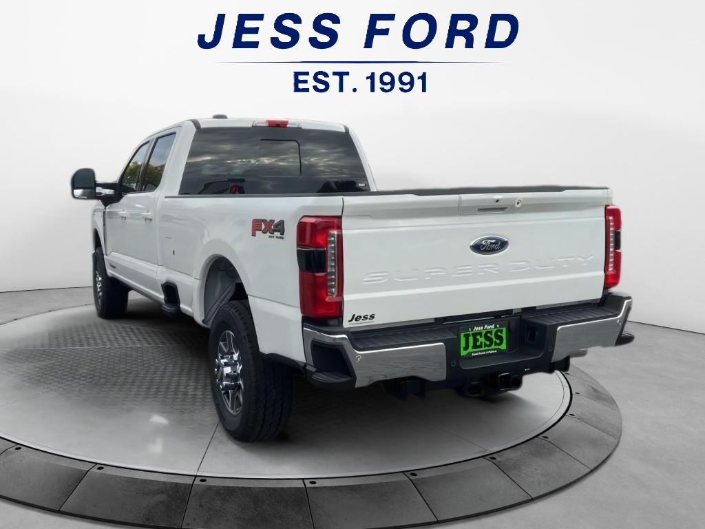 2026 Ford F-350 Lariat photo 3