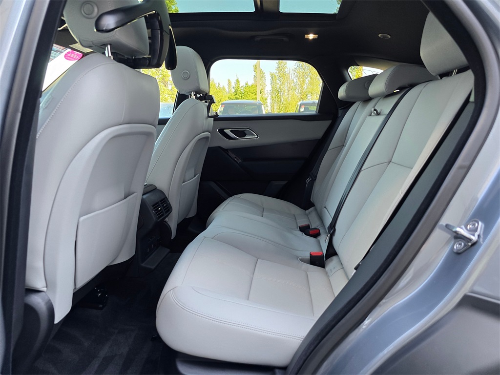 2026 Land Rover Range Rover Velar SE photo 22