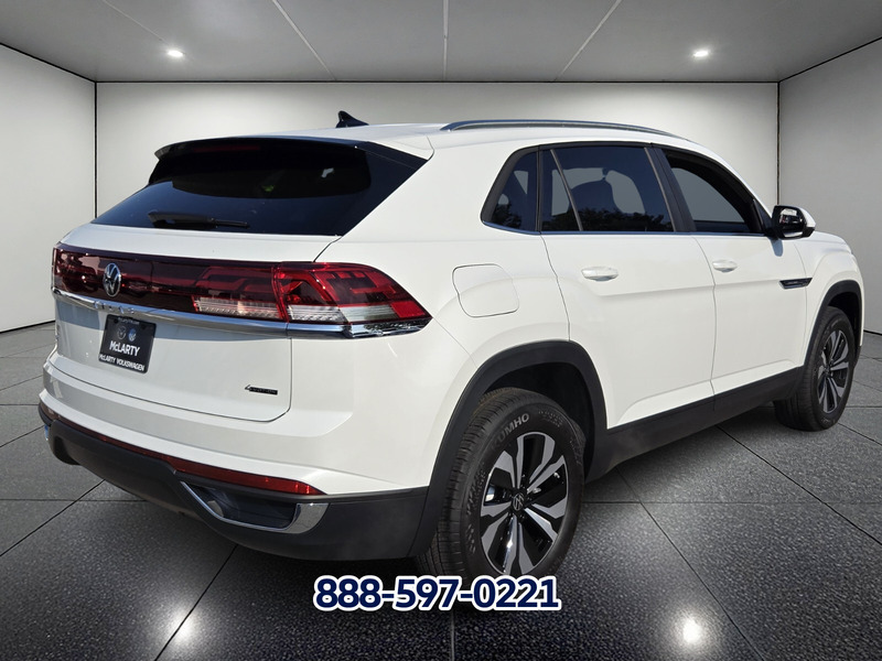2026 Volkswagen Atlas Cross Sport SE photo 3