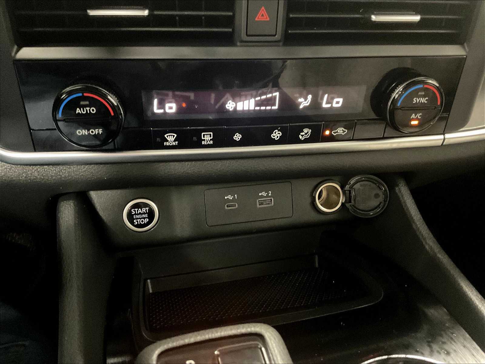 2023 Nissan Rogue SV photo 25