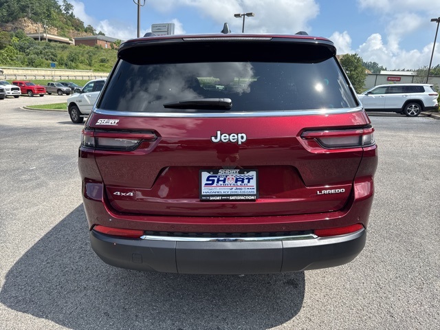 2025 Jeep Grand Cherokee Laredo X photo 2