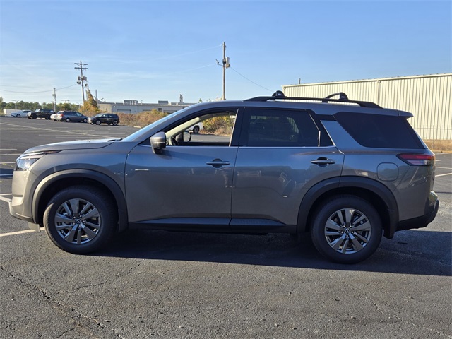 2025 Nissan Pathfinder SV photo 4