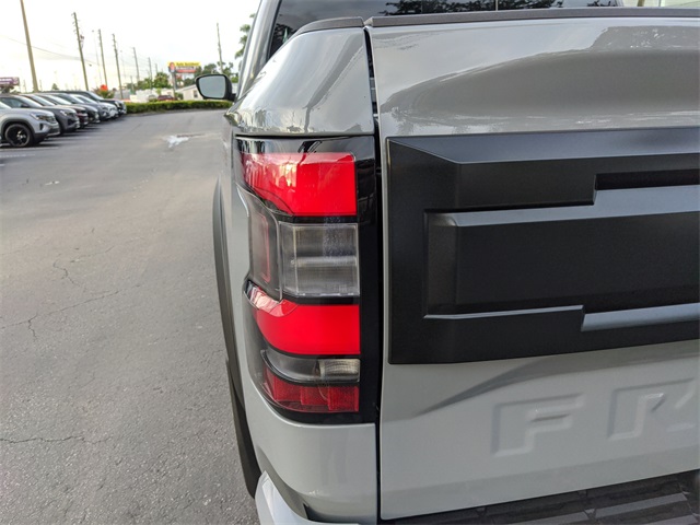2025 Nissan Frontier PRO-4X photo 7