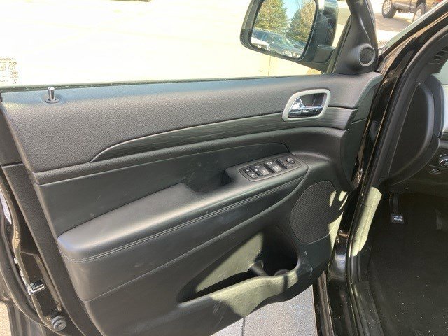 2022 Jeep Cherokee Laredo X photo 3