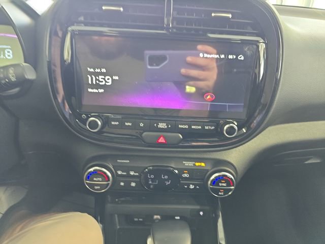 2024 Kia Soul EX photo 16