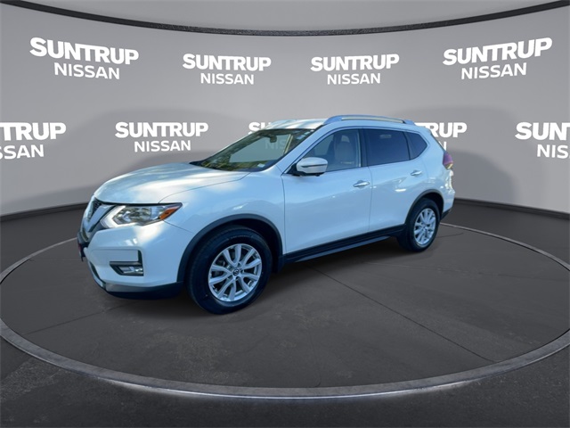 2018 Nissan Rogue SV photo 4