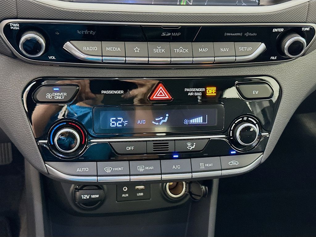 2019 Hyundai Ioniq Electric Limited photo 16