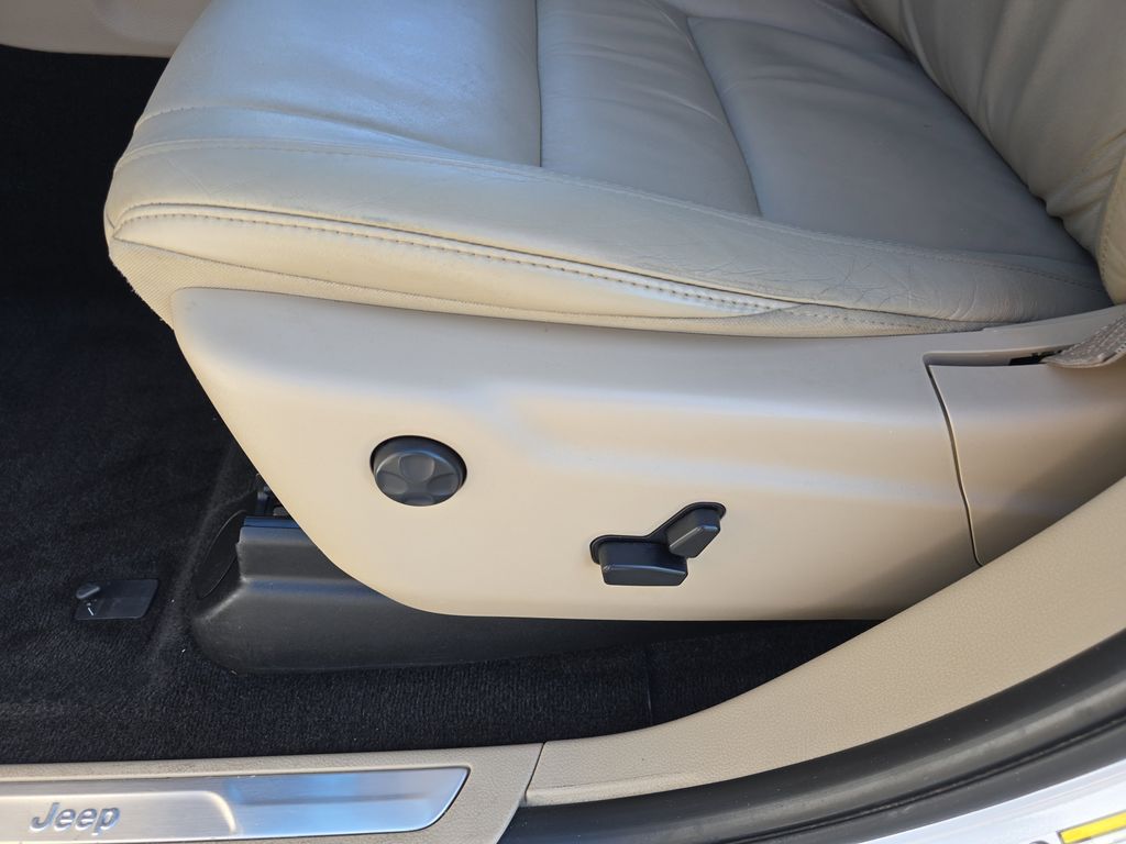 2015 Jeep Grand Cherokee Limited photo 28