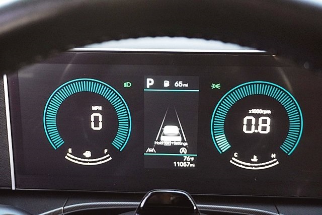 Used 2025 Green Hyundai SEL image 32