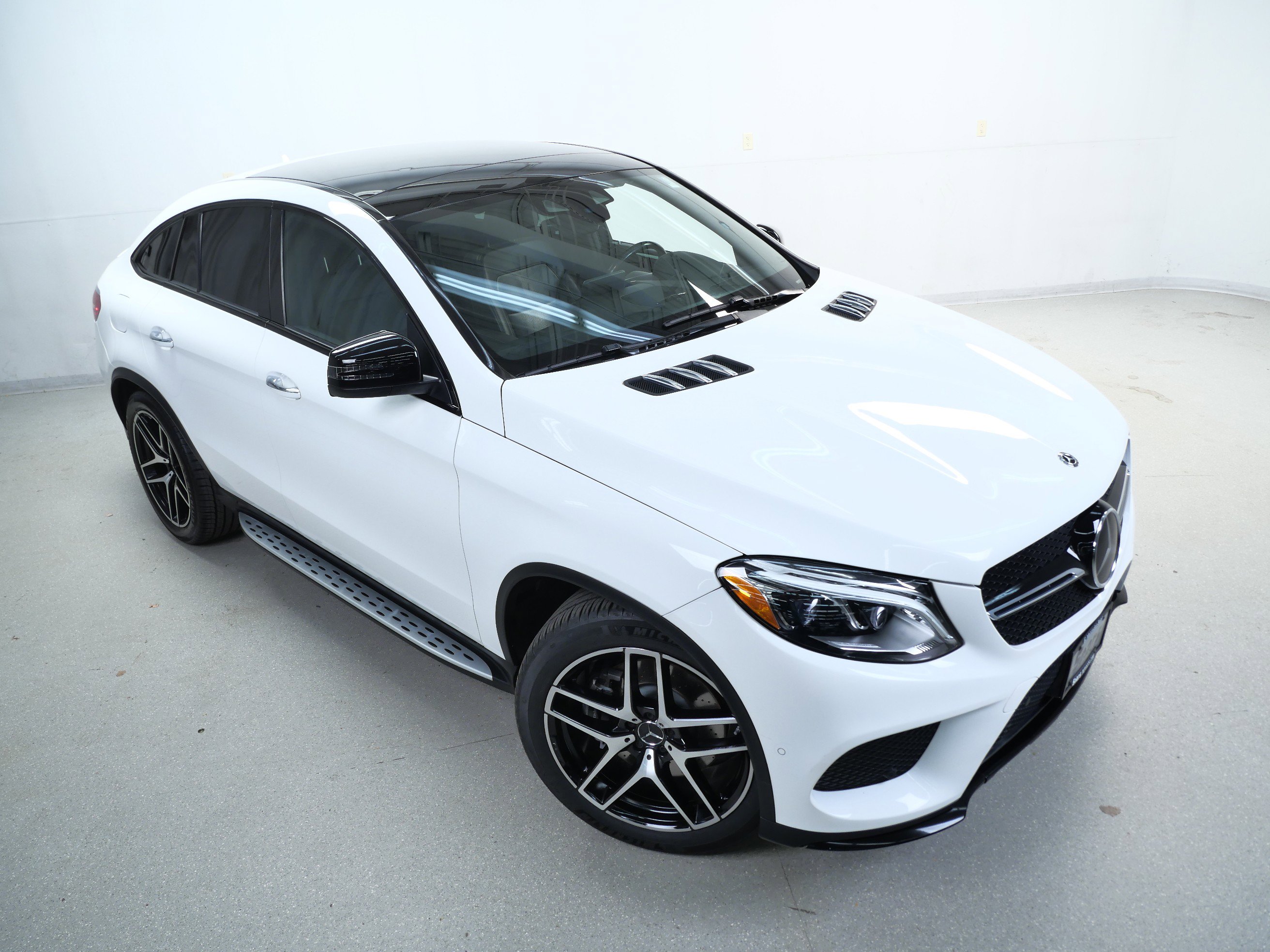 2019 Mercedes Benz GLE AMG 43 4MATIC photo 3