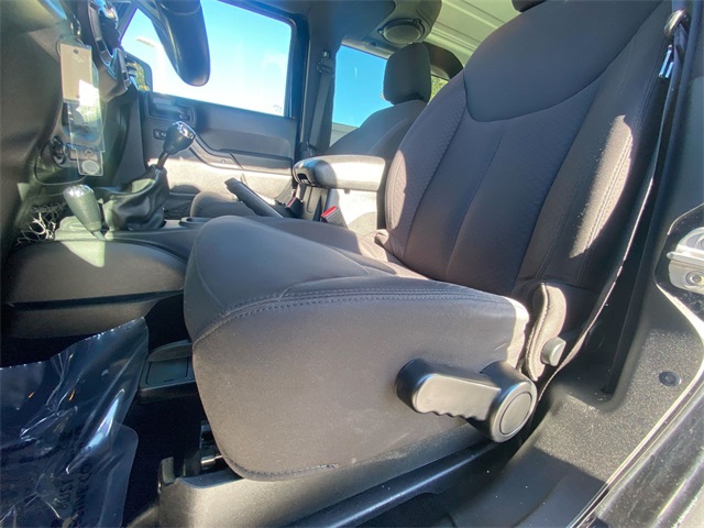 2013 Jeep Wrangler Sport photo 4