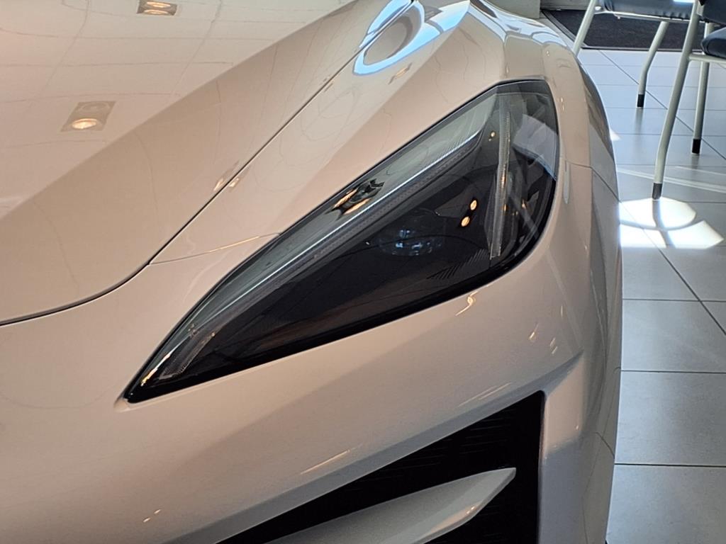 2025 Chevrolet Corvette E-Ray 3LZ photo 4