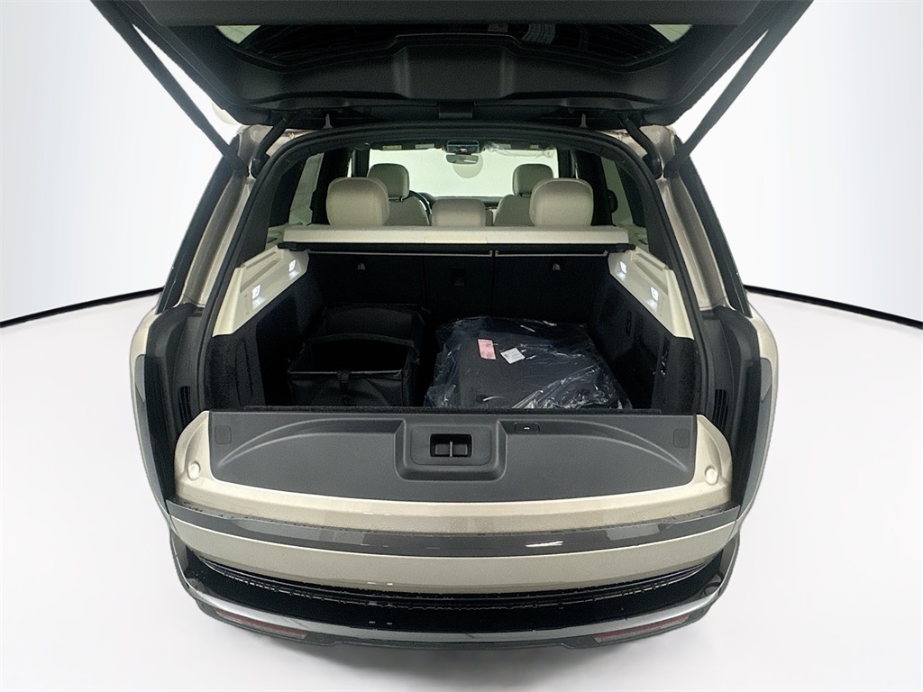 2025 Land Rover Range Rover SE photo 23