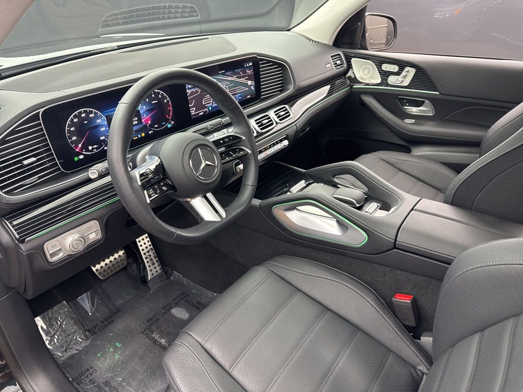 2025 Mercedes Benz GLS 450 4MATIC photo 9